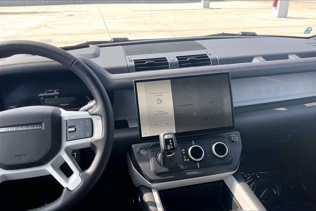 New 2026 Land Rover Defender 110 X-Dynamic SE image 6