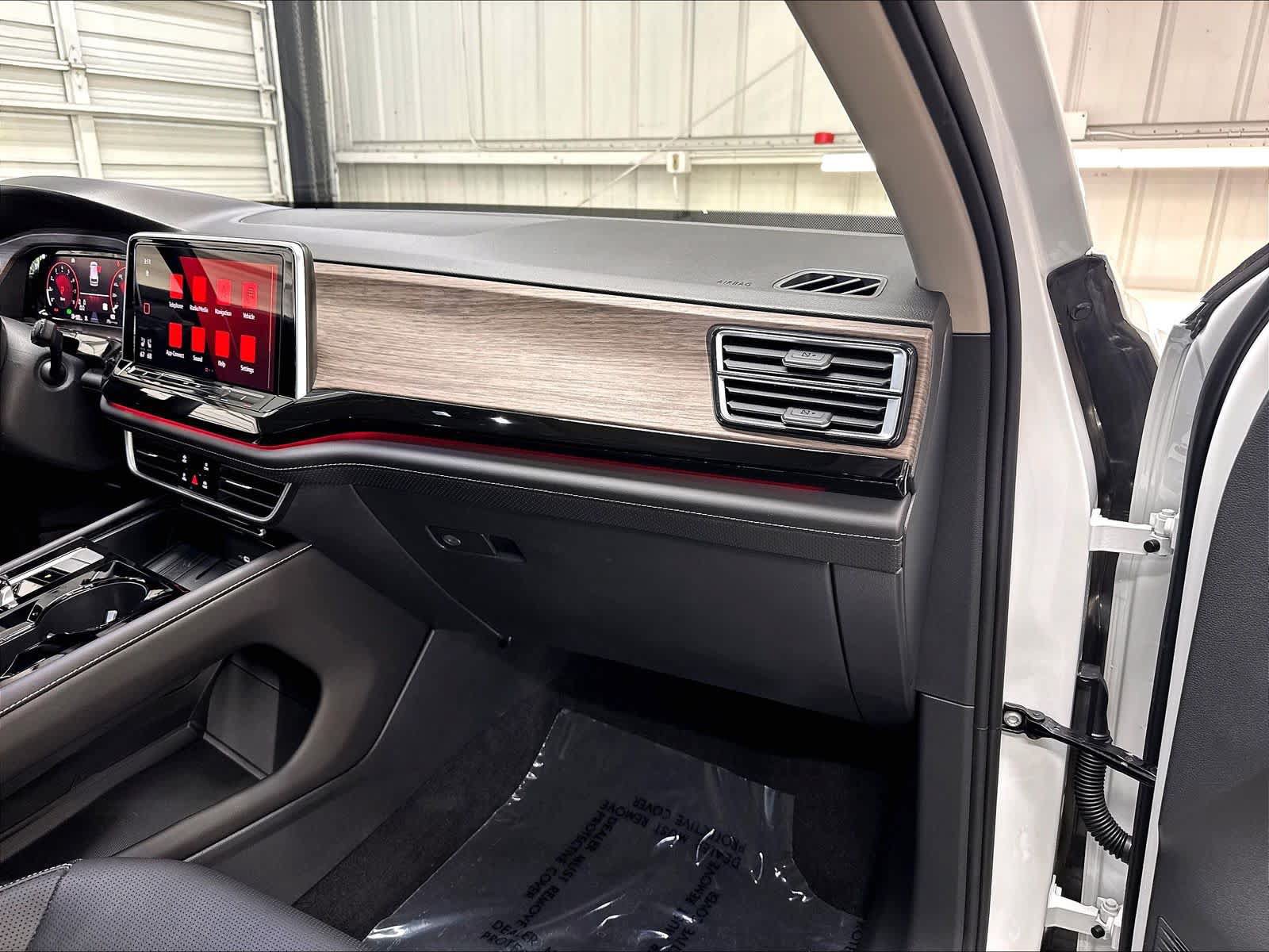 Certified 2026 Volkswagen Atlas SEL AWD/4WD image 30