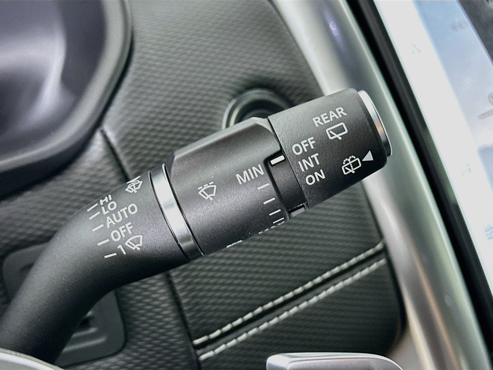 New 2026 Land Rover Discovery Limited Edition AWD/4WD image 22