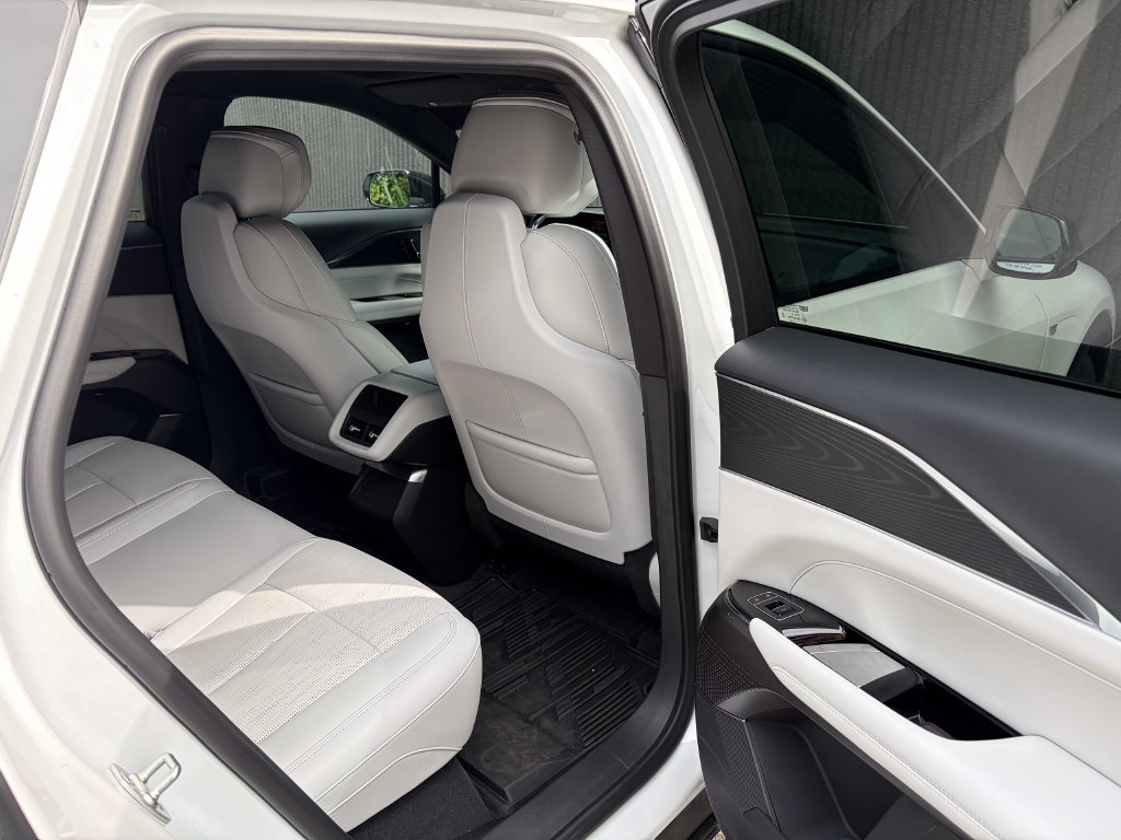 Used 2024 Cadillac Lyriq Sport AWD/4WD image 24