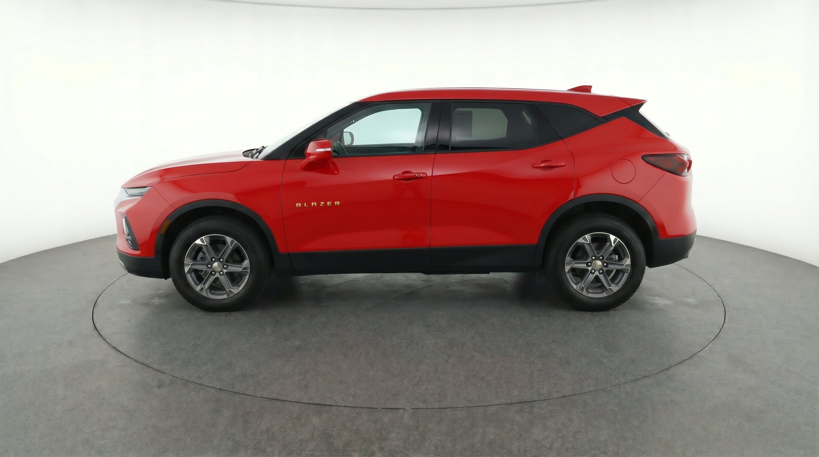 Used 2025 Chevrolet Blazer LT FWD image 5