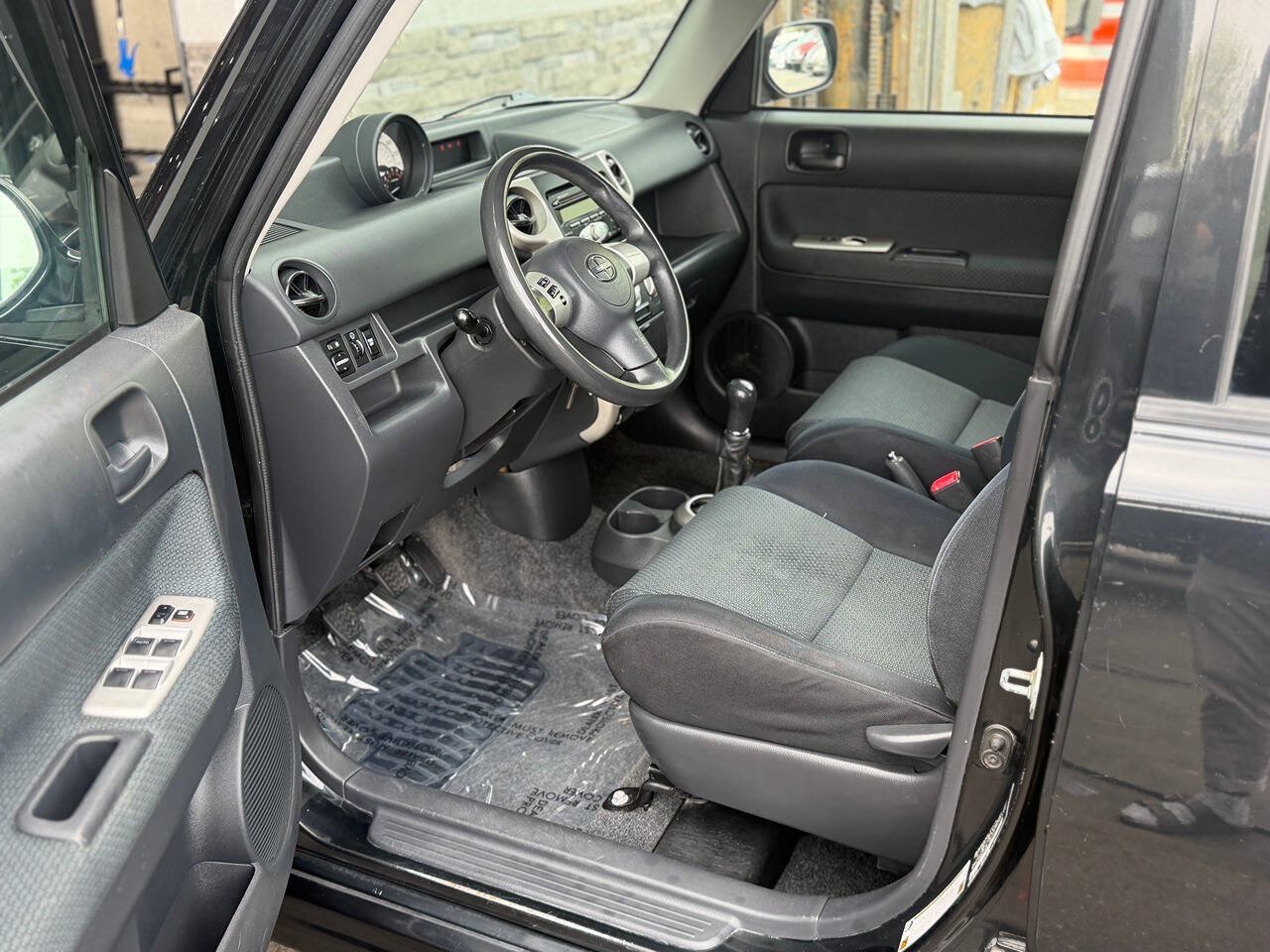 Used 2006 Scion xB FWD image 4