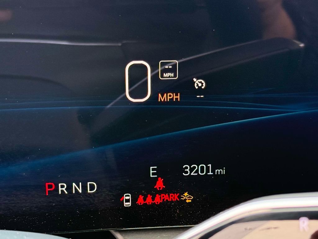 Used 2024 Cadillac Lyriq Sport image 5