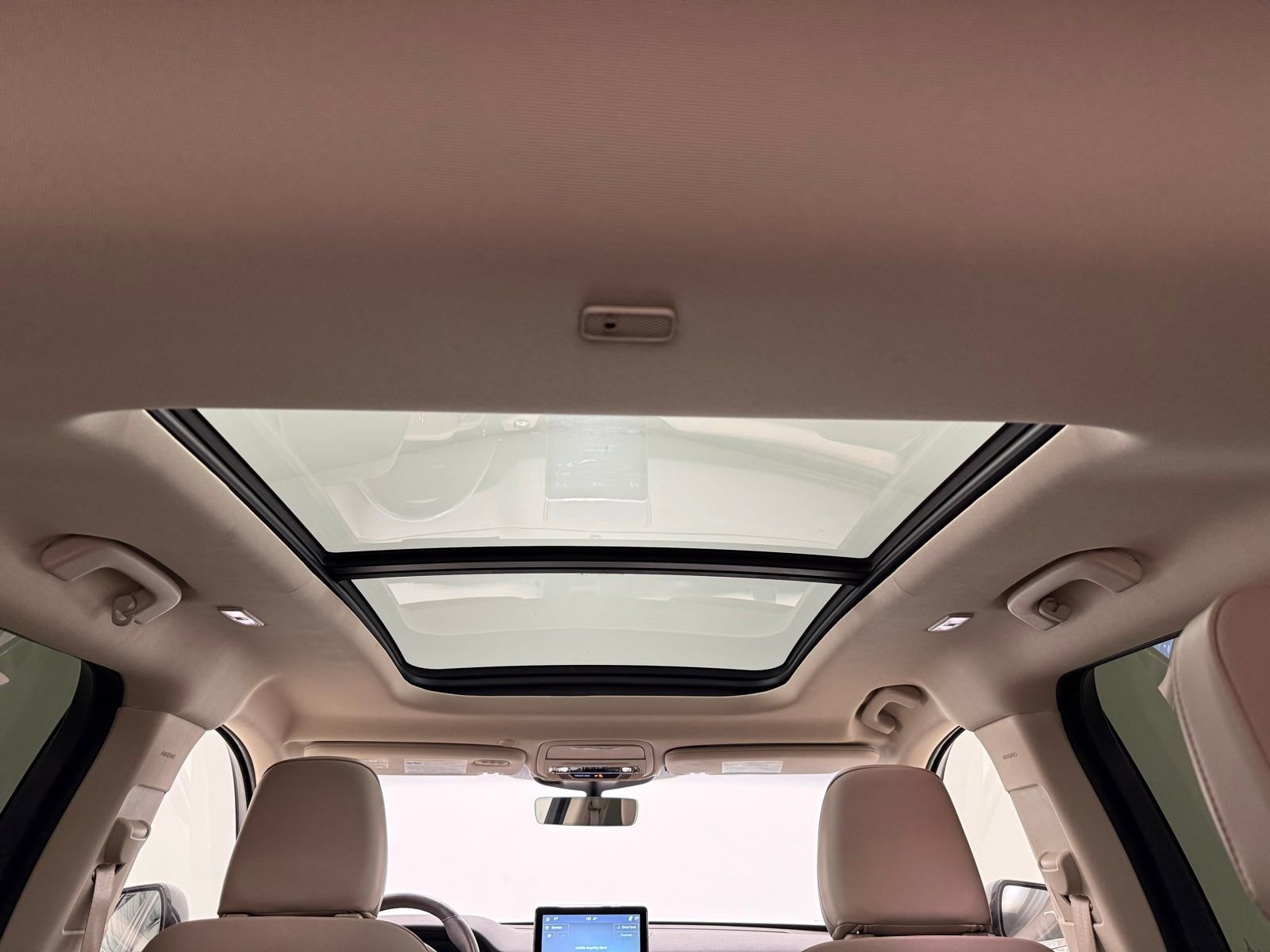 Used 2023 Lincoln Aviator Reserve w/ Equipment Group 201A image 9