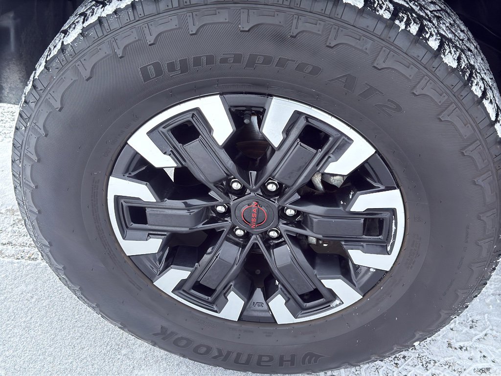Used 2022 Nissan Frontier PRO-4X image 8
