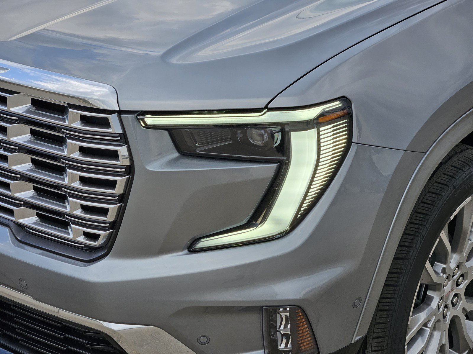 New 2027 GMC Acadia Denali FWD image 5