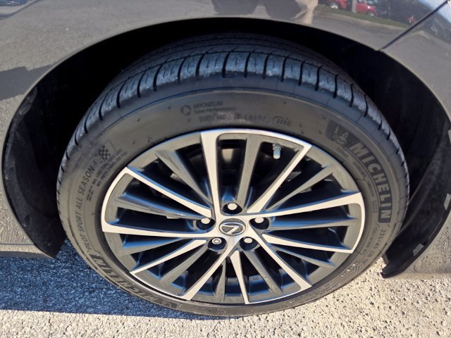 Used 2024 Lexus ES 350 w/ Premium Package FWD image 8