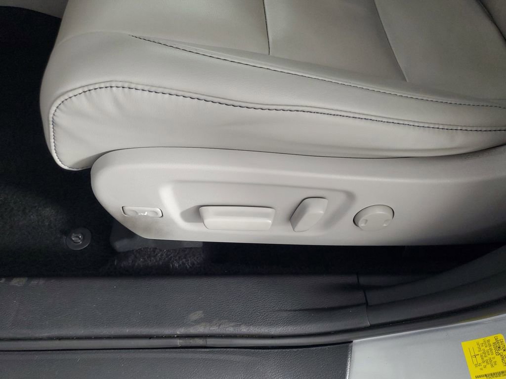 Used 2019 Toyota Highlander XLE image 30