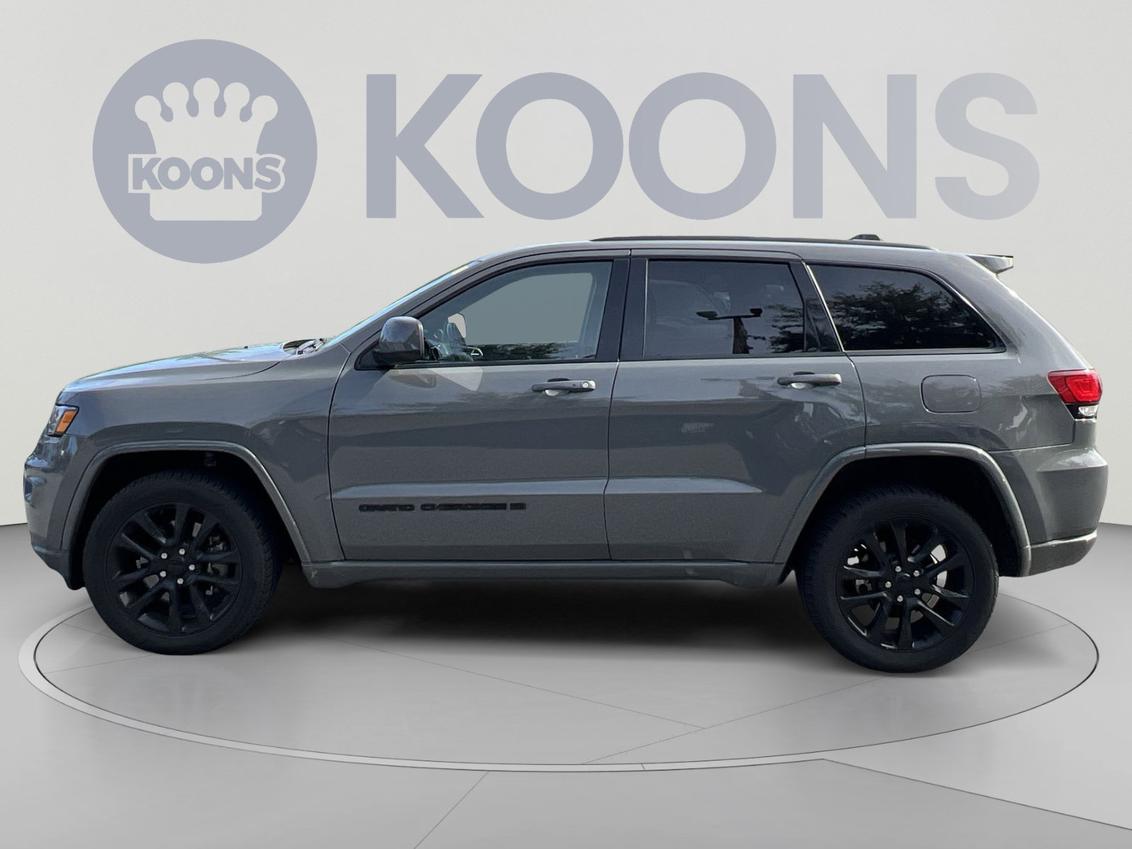 Used 2022 Jeep Grand Cherokee Laredo X AWD/4WD image 2