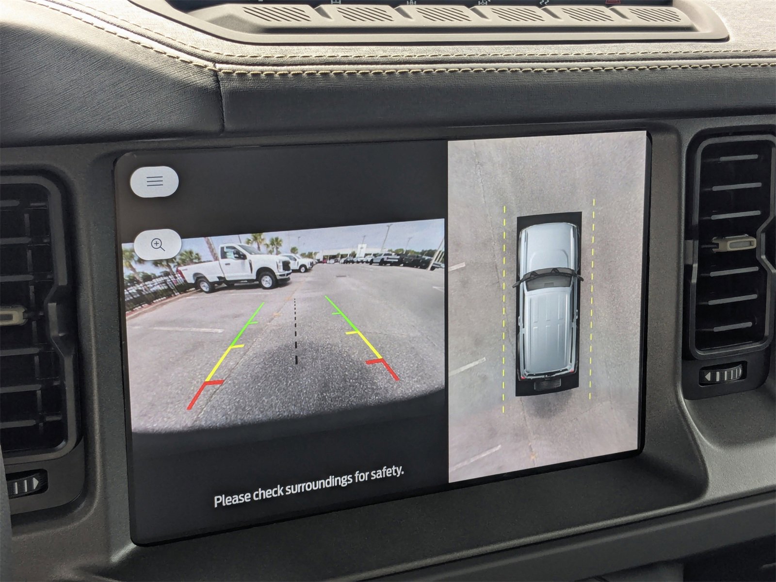 New 2025 Ford Bronco Badlands image 9