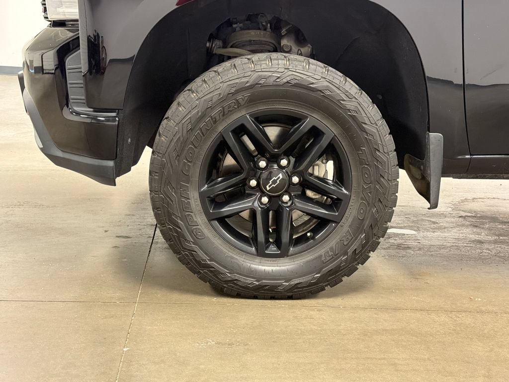 Used 2019 Chevrolet Silverado 1500 LT Trail Boss AWD/4WD image 9
