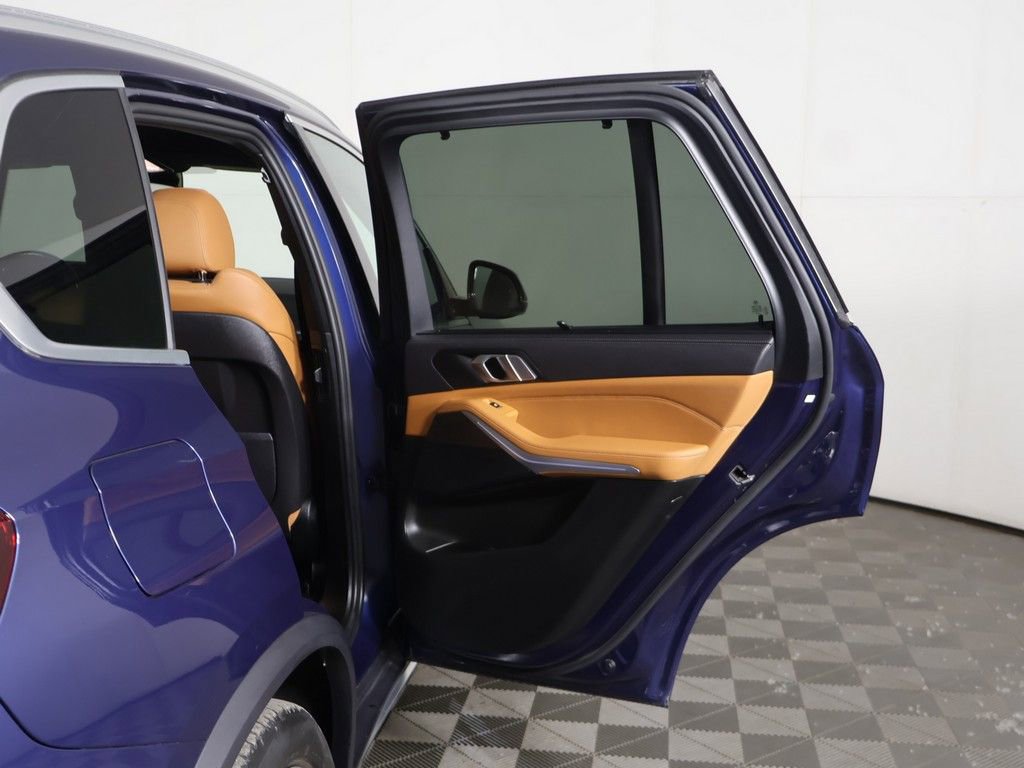 Used 2022 BMW X5 xDrive40i AWD/4WD image 25