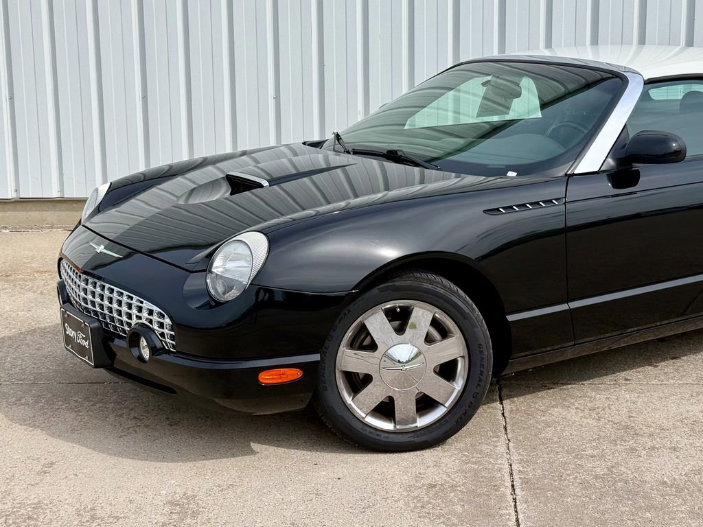 Used 2002 Ford Thunderbird image 2