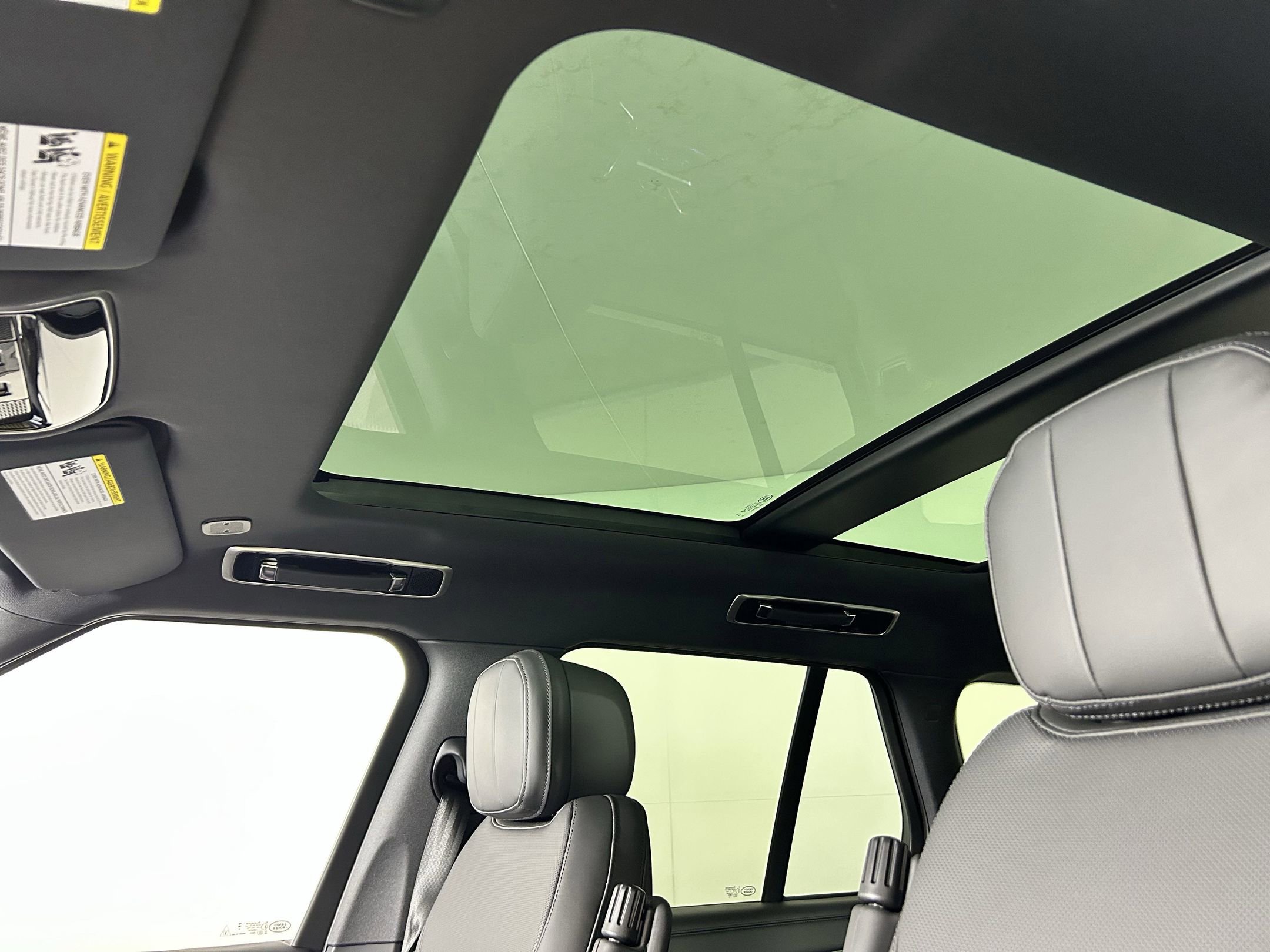 New 2025 Land Rover Range Rover SE image 11