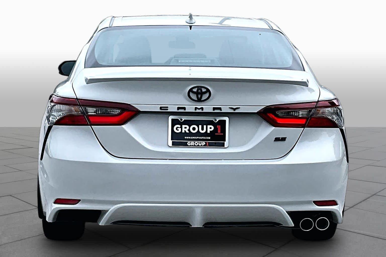 Used 2024 Toyota Camry SE FWD image 5