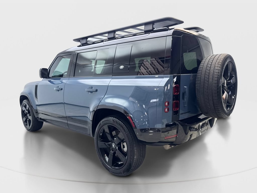 Used 2024 Land Rover Defender 110 X-Dynamic SE AWD/4WD image 9