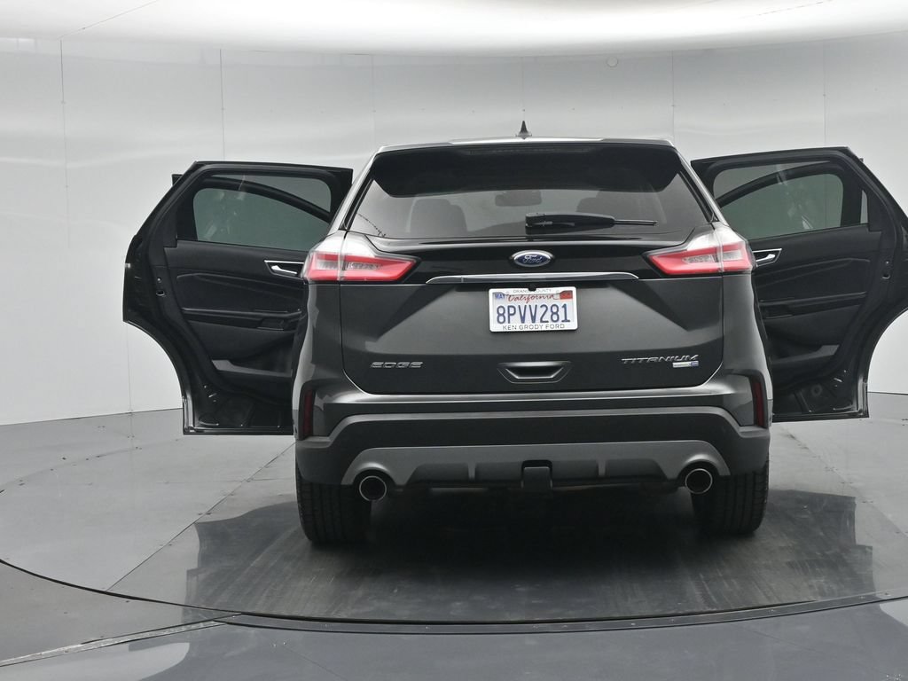 Used 2020 Ford Edge Titanium w/ Equipment Group 301A AWD/4WD image 36