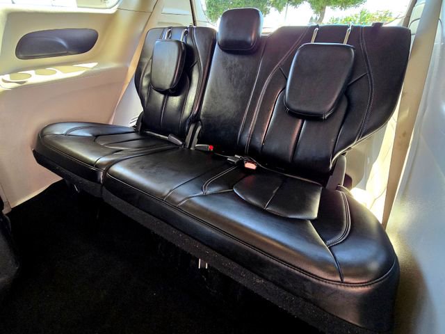 Certified 2024 Chrysler Pacifica Select image 25
