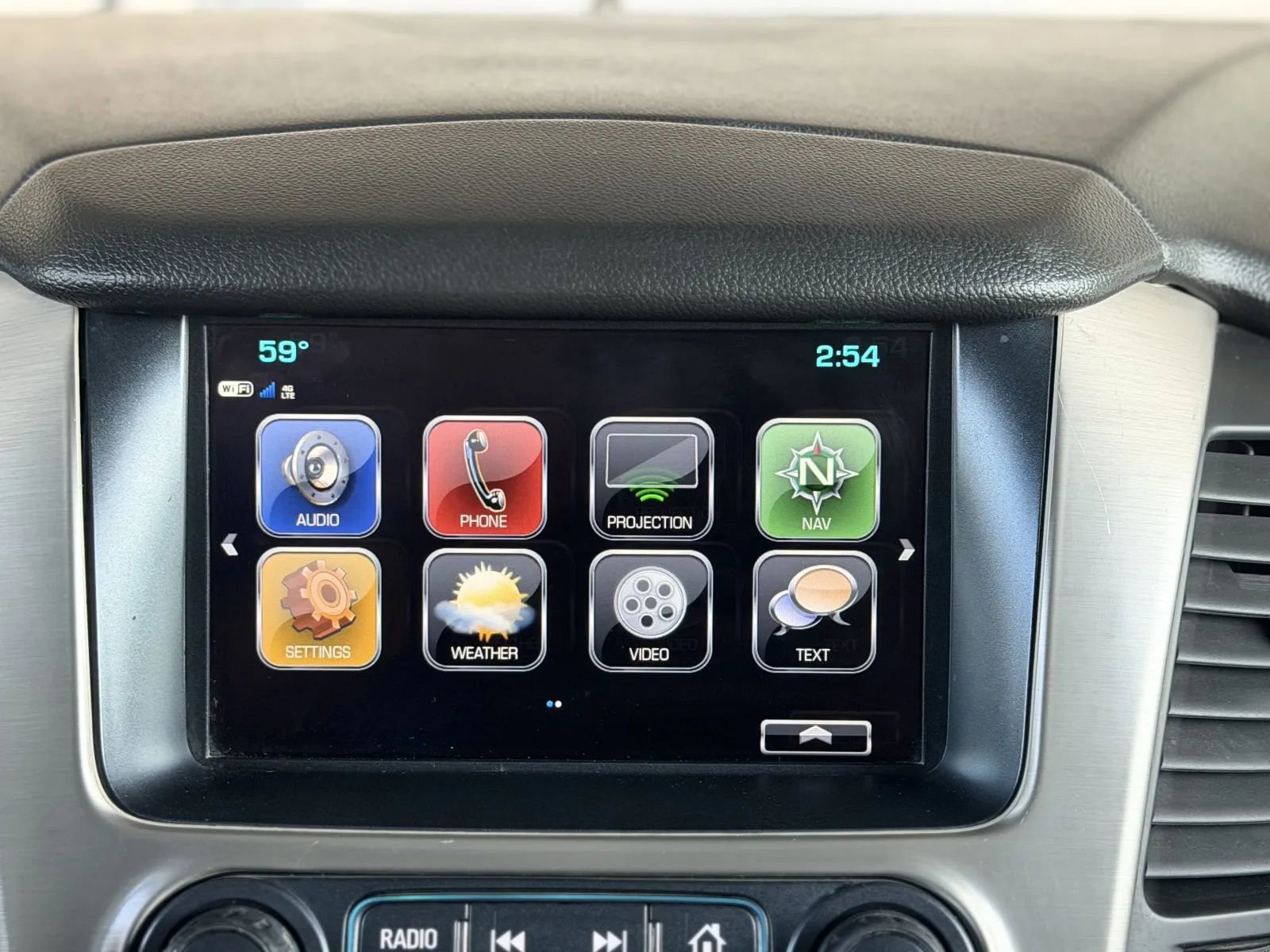 Used 2018 GMC Yukon XL Denali w/ Open Road Package image 38