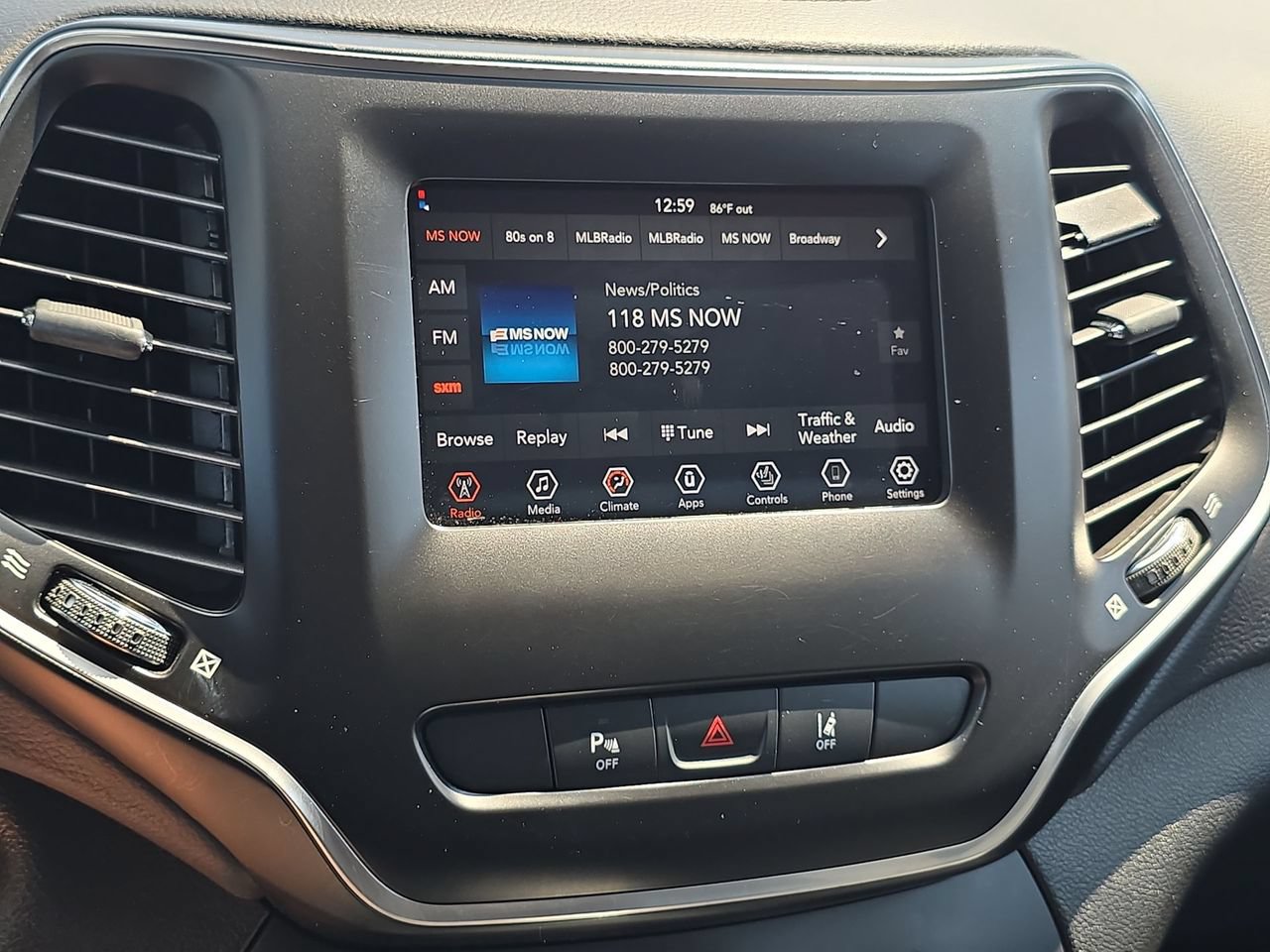 Used 2021 Jeep Cherokee Latitude Plus FWD image 15