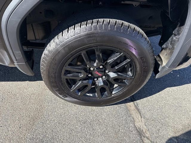 Used 2025 GMC Sierra 1500 Elevation image 14