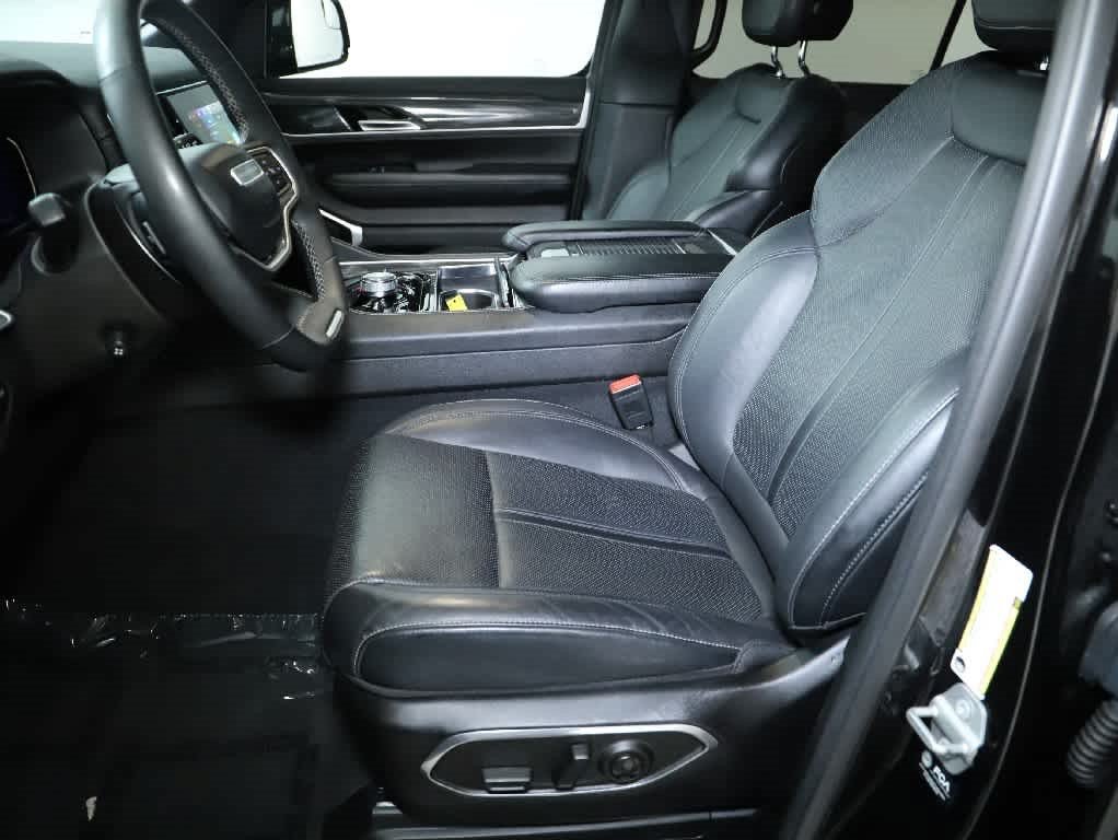Used 2022 Jeep Wagoneer Series III AWD/4WD image 17