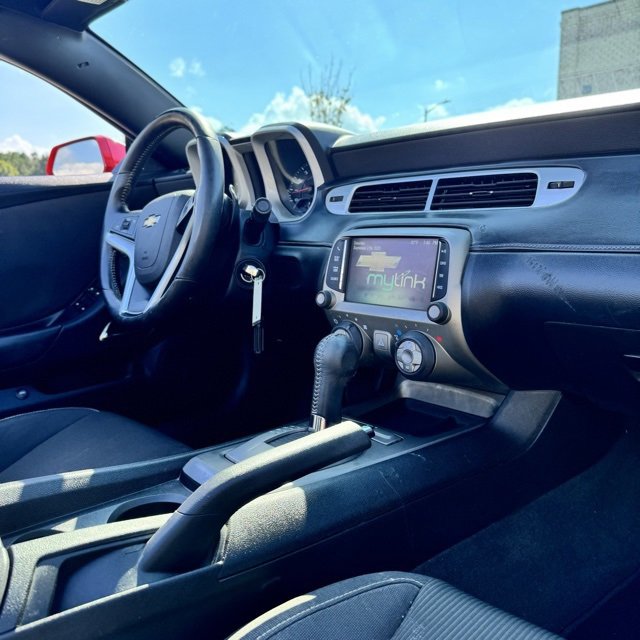 Used 2015 Chevrolet Camaro LT image 15