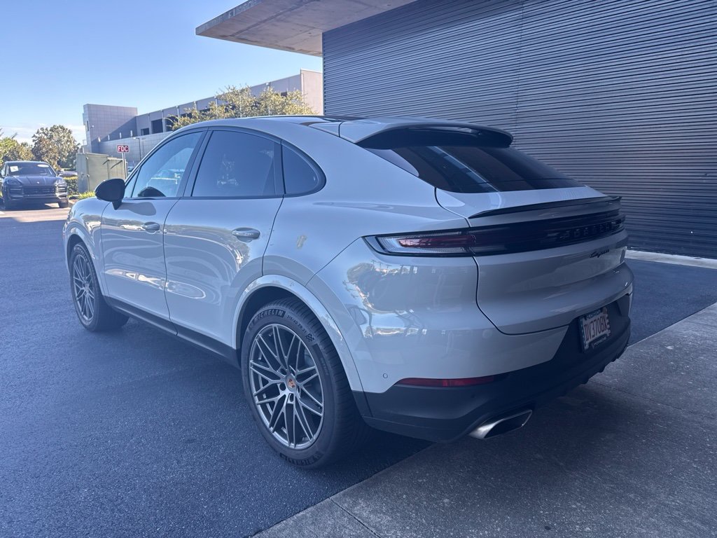 Certified 2026 Porsche Cayenne Coupe AWD/4WD image 3