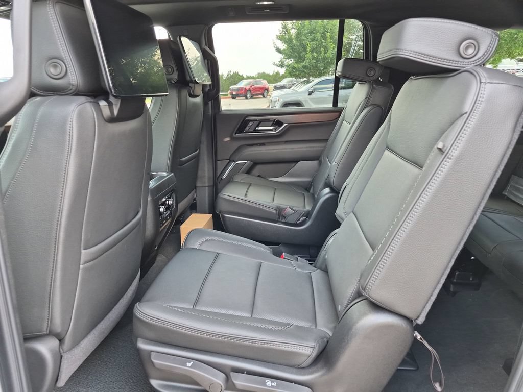 New 2026 GMC Yukon XL Denali w/ Denali Reserve Package AWD/4WD image 40