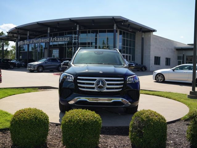Used 2026 Mercedes-Benz GLS 450 4MATIC image 2