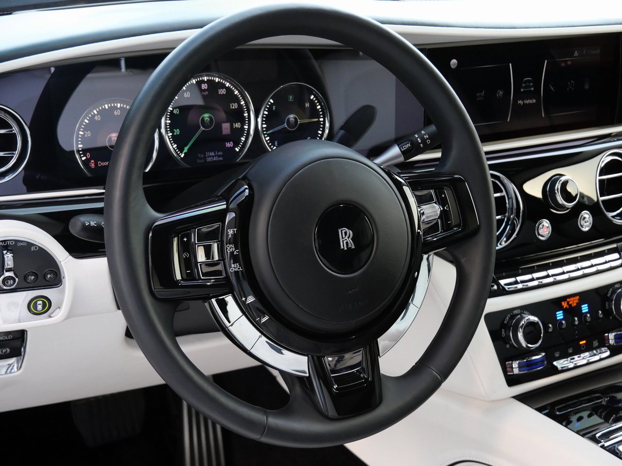 Used 2021 Rolls-Royce Ghost Extended Wheelbase image 17