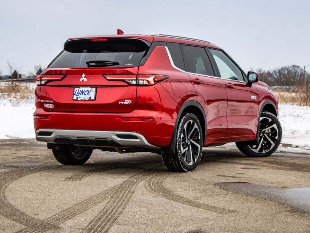 Used 2024 Mitsubishi Outlander SEL image 14