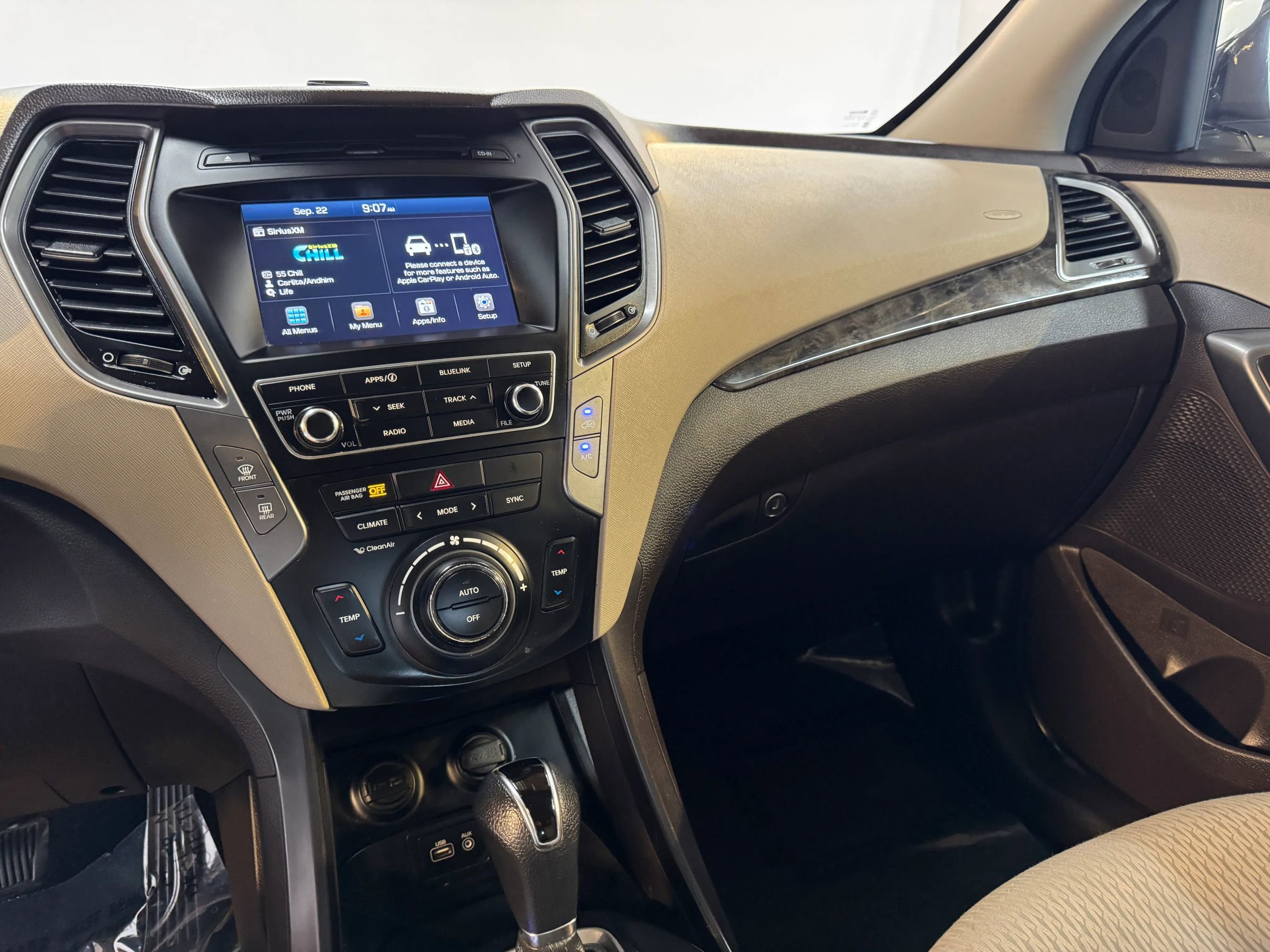 Used 2017 Hyundai Santa Fe Sport image 20