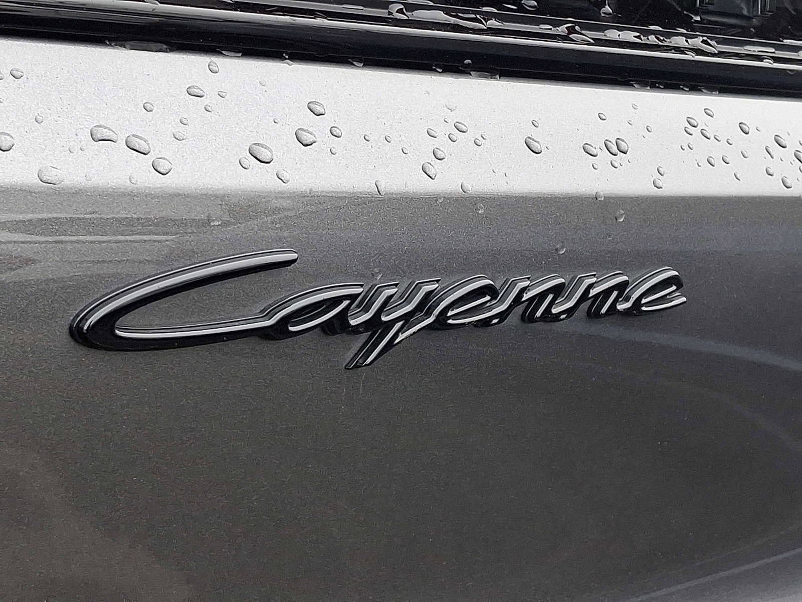 Used 2025 Porsche Cayenne Coupe image 30