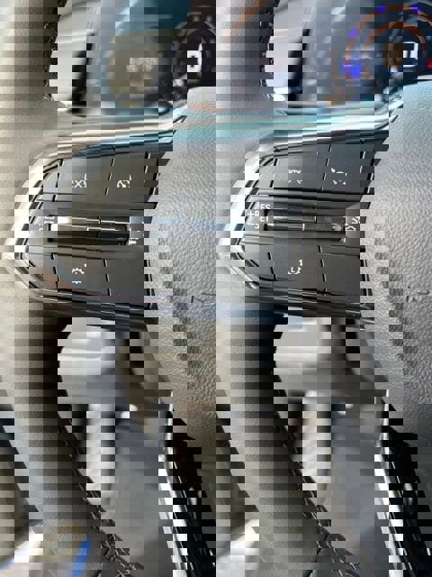 New 2025 Chevrolet Suburban Premier AWD/4WD image 39