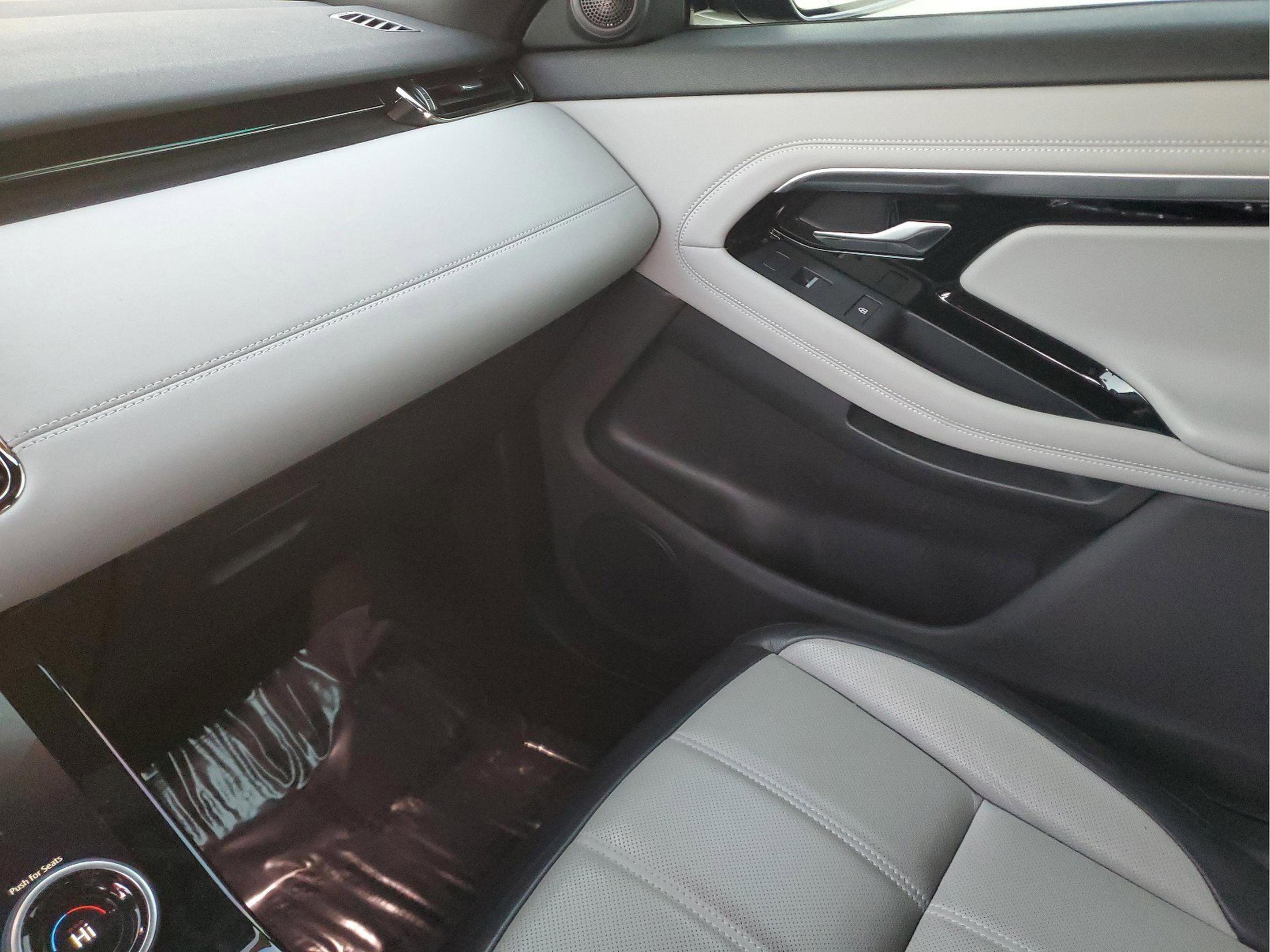 Used 2022 Land Rover Range Rover Evoque R-Dynamic S image 21