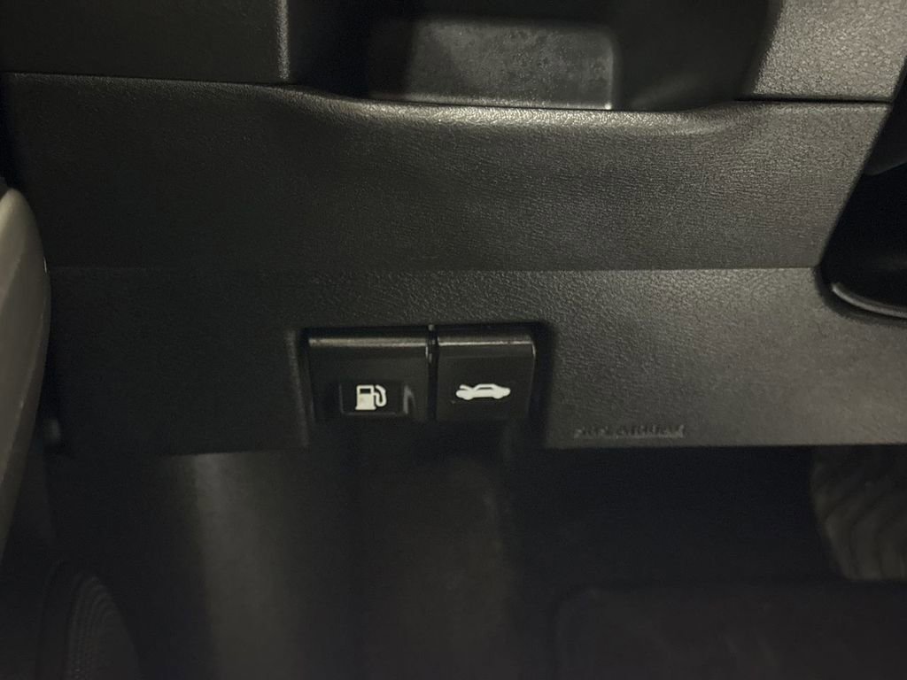 Used 2020 Nissan Kicks SV FWD image 18