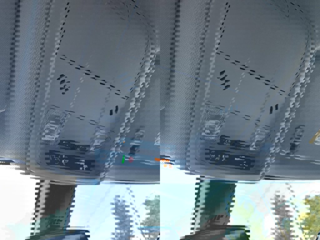 Used 2025 Chevrolet Blazer LT image 25