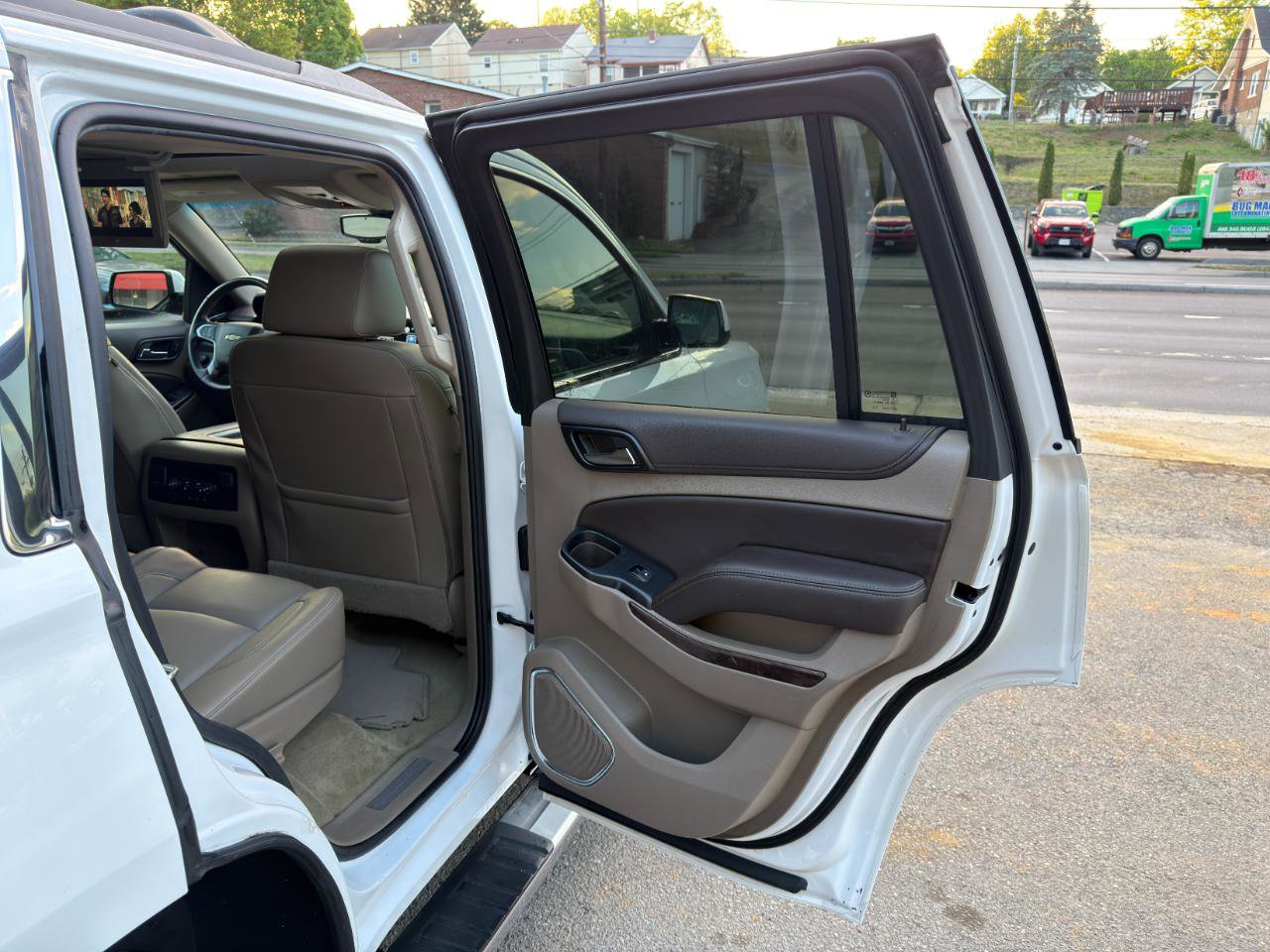 Used 2017 Chevrolet Tahoe LT w/ LT Signature Package AWD/4WD image 19