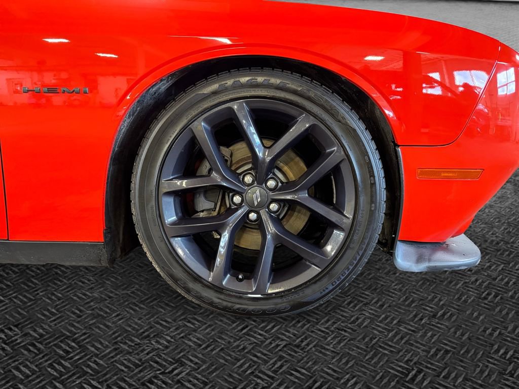 Used 2020 Dodge Challenger R/T w/ Blacktop Package RWD image 11