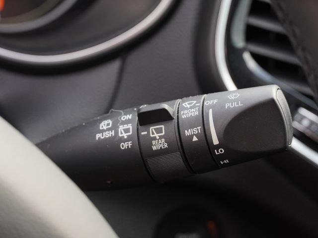 Used 2019 Jeep Cherokee Limited FWD image 31