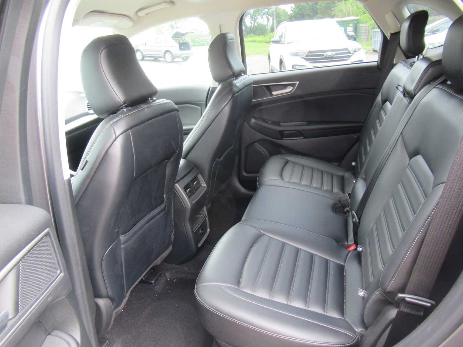Used 2023 Ford Edge SEL AWD/4WD image 16