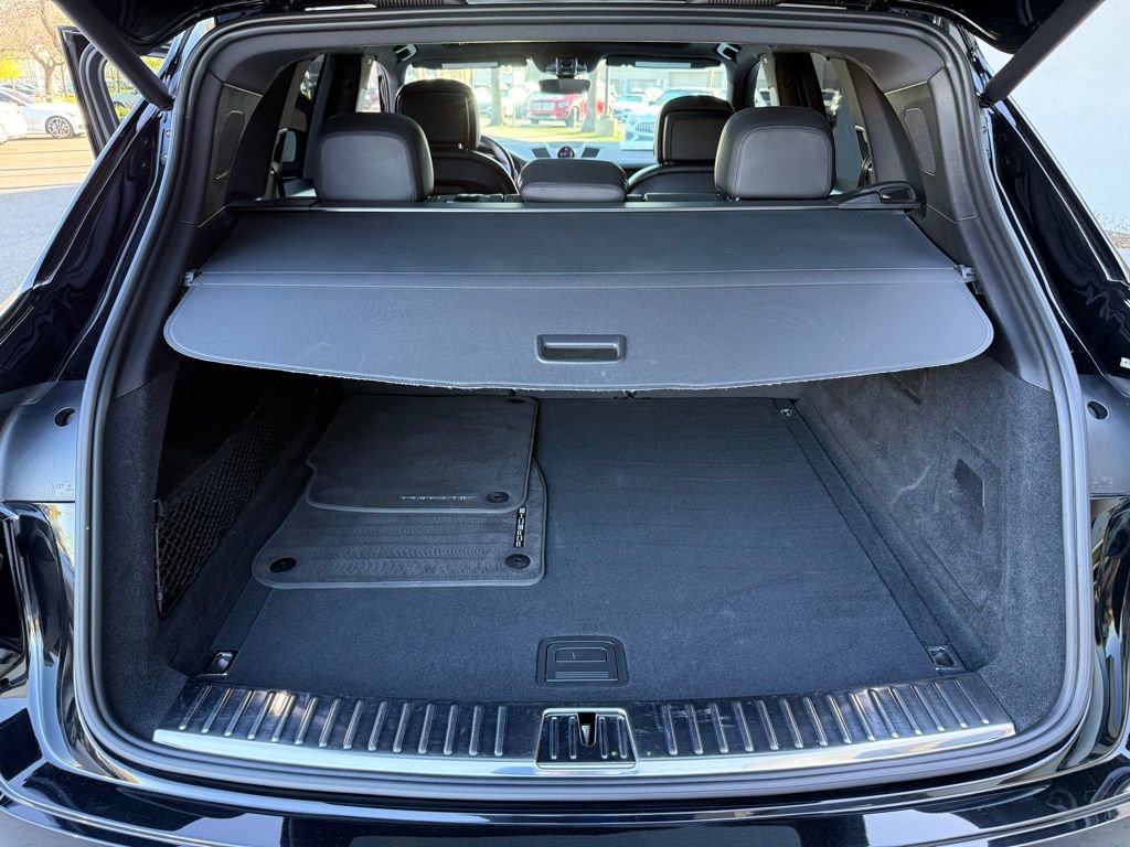 Used 2021 Porsche Cayenne image 19