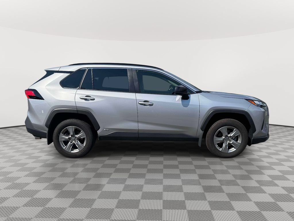 Used 2025 Toyota RAV4 LE AWD/4WD image 8