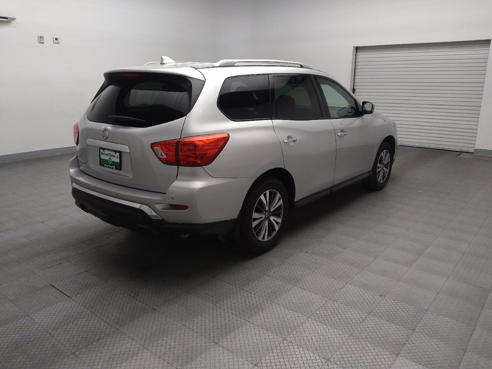Used 2019 Nissan Pathfinder S FWD image 9