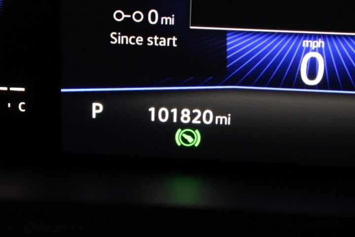 Used 2022 Volkswagen Taos SE w/ Panoramic Sunroof Package FWD image 6