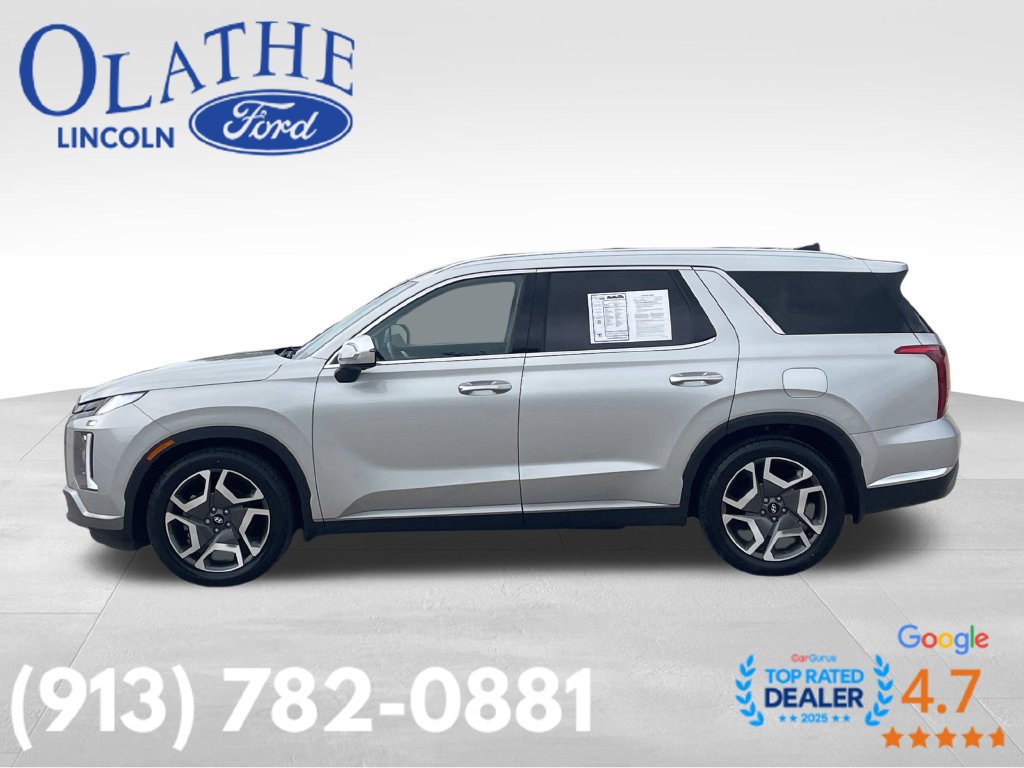 Used 2023 Hyundai Palisade Limited w/ Winter Package AWD/4WD image 2