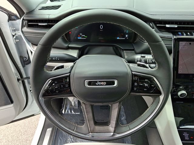 Used 2022 Jeep Grand Cherokee Overland AWD/4WD image 20