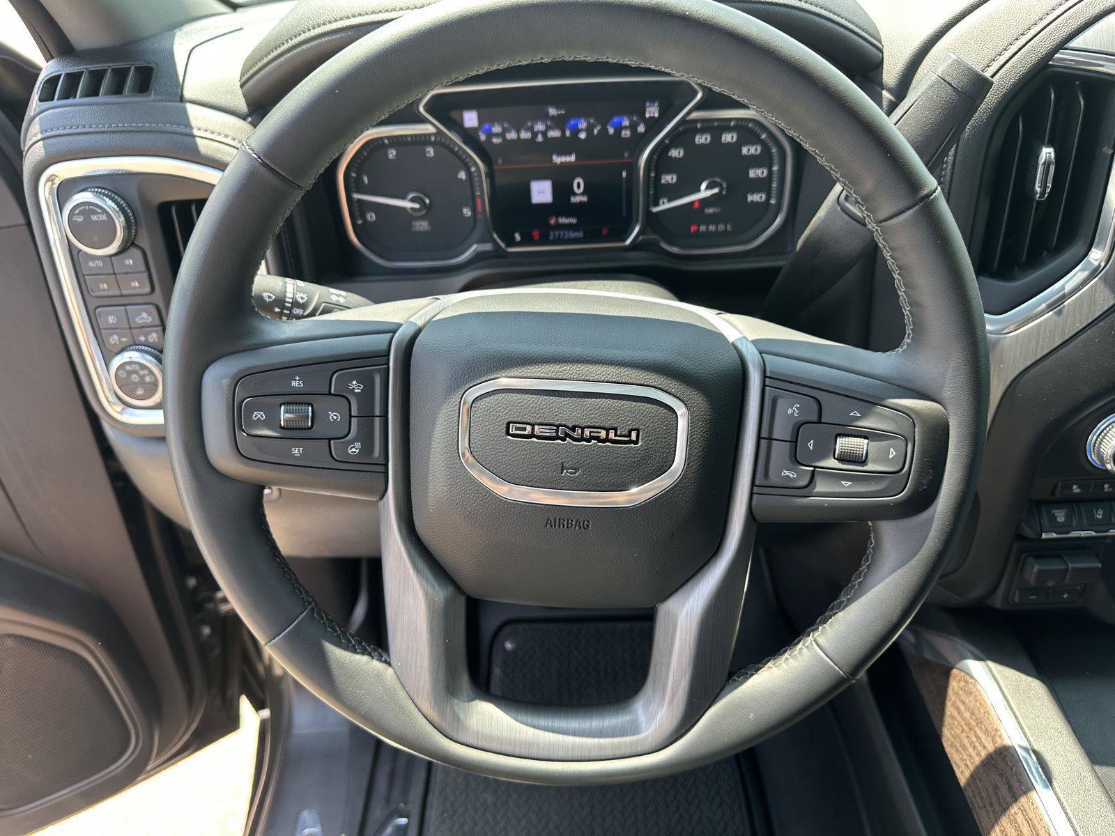 Used 2023 GMC Sierra 2500 Denali w/ Denali Ultimate Package AWD/4WD image 23