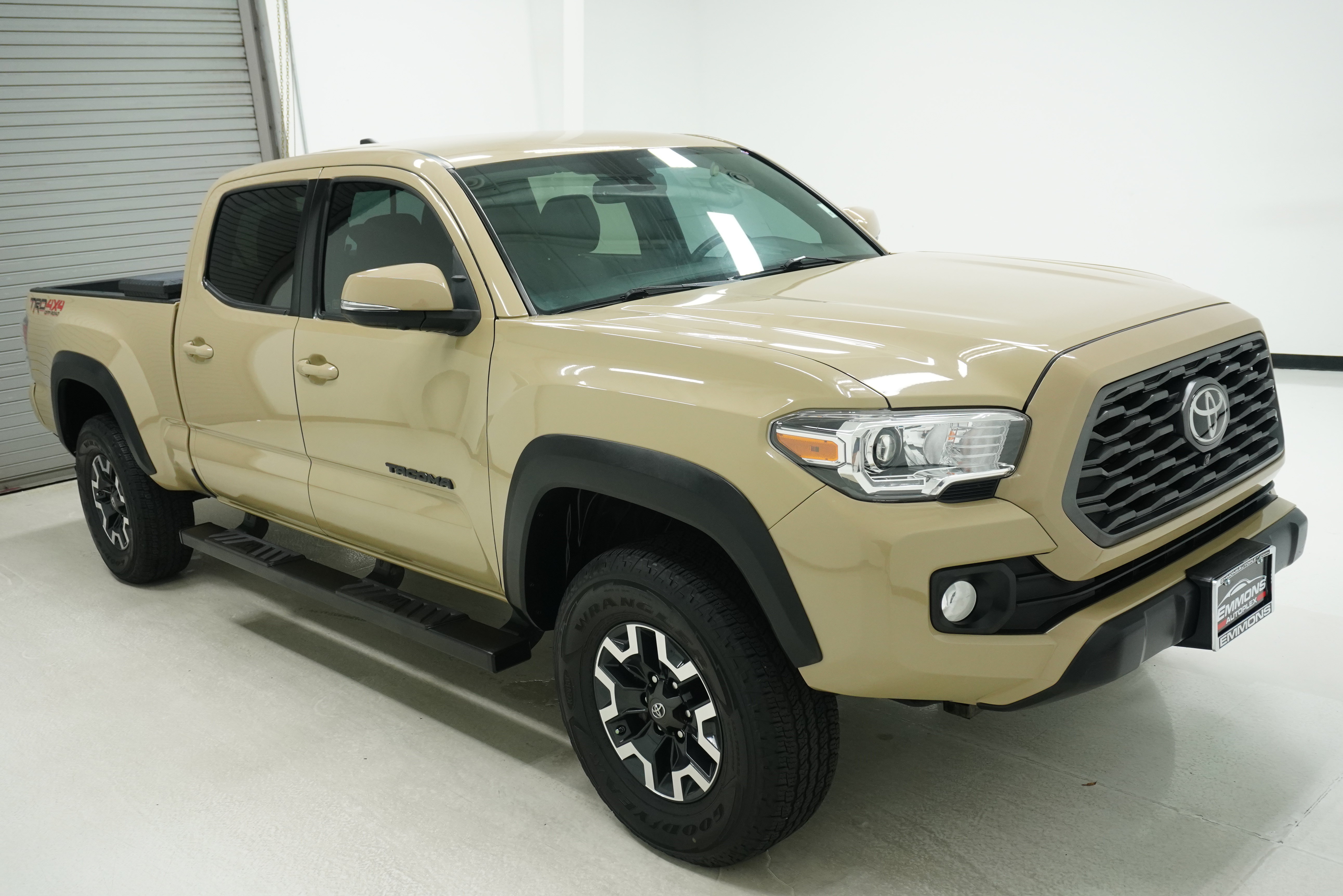 Used 2020 Toyota Tacoma TRD Off-Road w/ Advanced Technology Package AWD/4WD image 3
